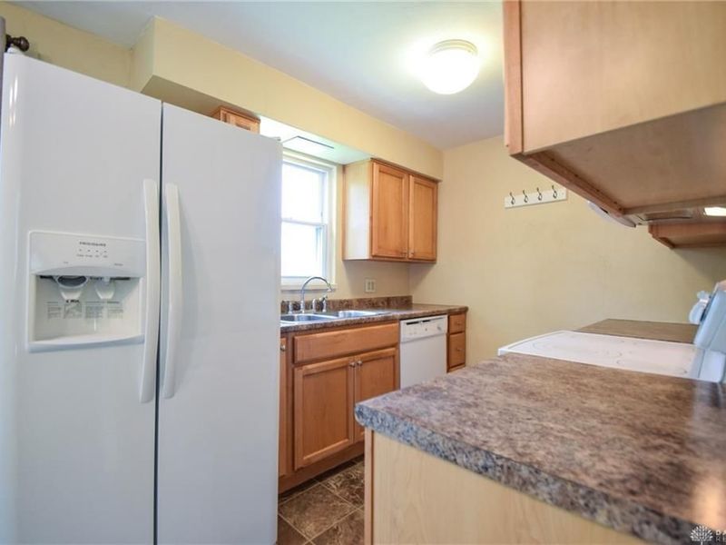 512 Carrlands Drive, Kettering, OH 45429 Photo 10