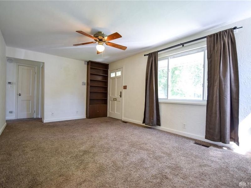 512 Carrlands Drive, Kettering, OH 45429 Photo 7