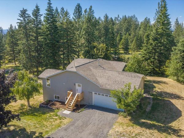 15519 E Tallman Rd, Chattaroy, WA 99003