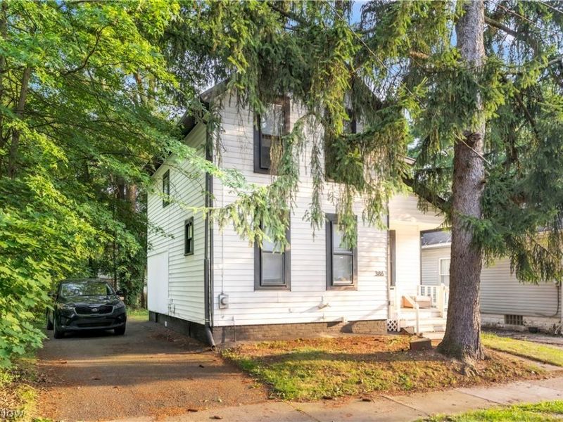 386 E Voris Street, Akron, OH 44311 Photo 3