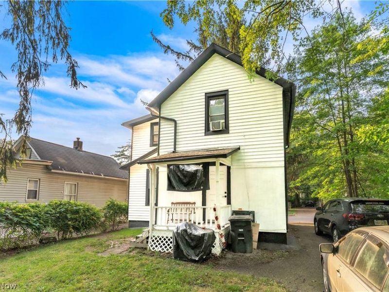 386 E Voris Street, Akron, OH 44311 Photo 4