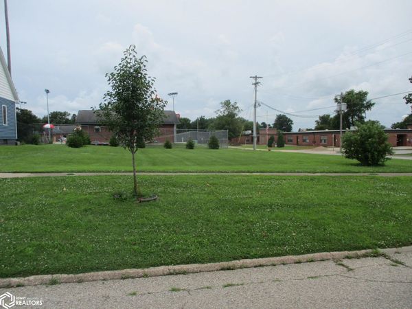 400 Lincoln Street, Dysart, IA 52224