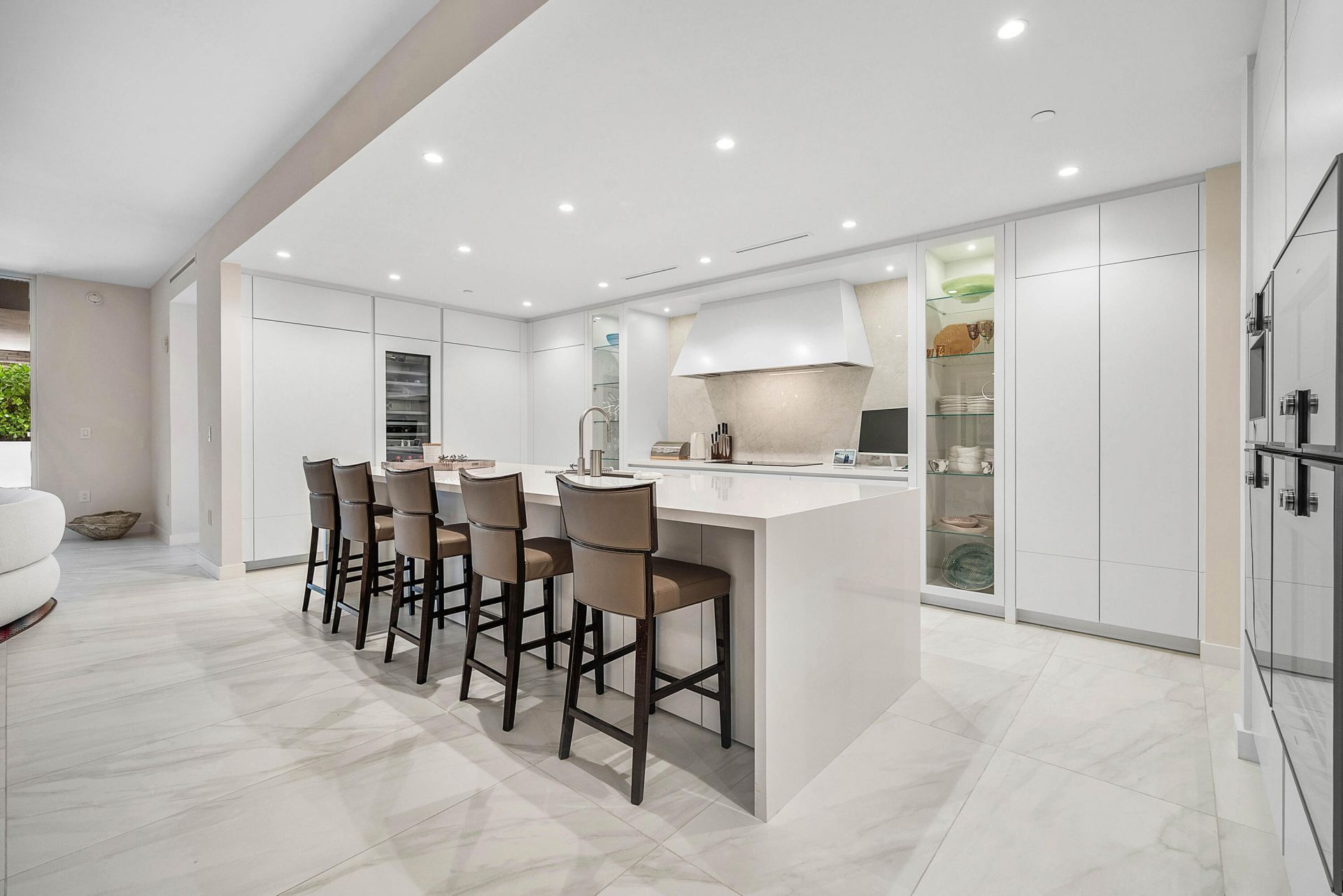 220 SE Mizner Boulevard, Unit 205, Boca Raton, FL 33432 Photo