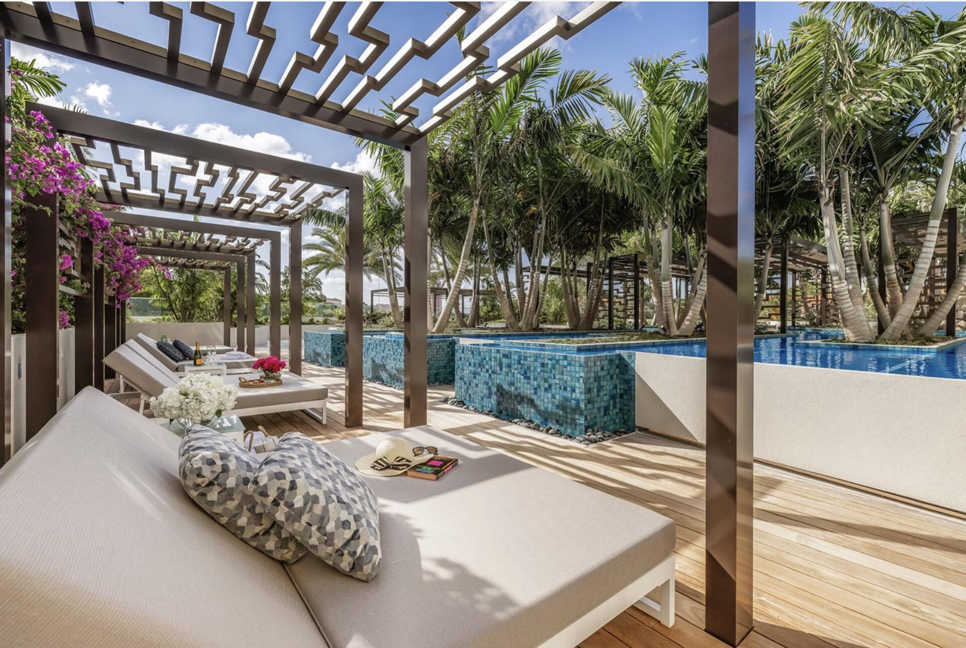 220 SE Mizner Boulevard, Unit 205, Boca Raton, FL 33432 Photo