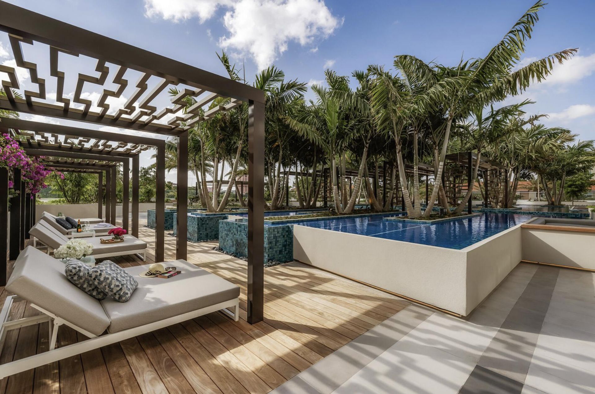 220 SE Mizner Boulevard, Unit 205, Boca Raton, FL 33432 Photo