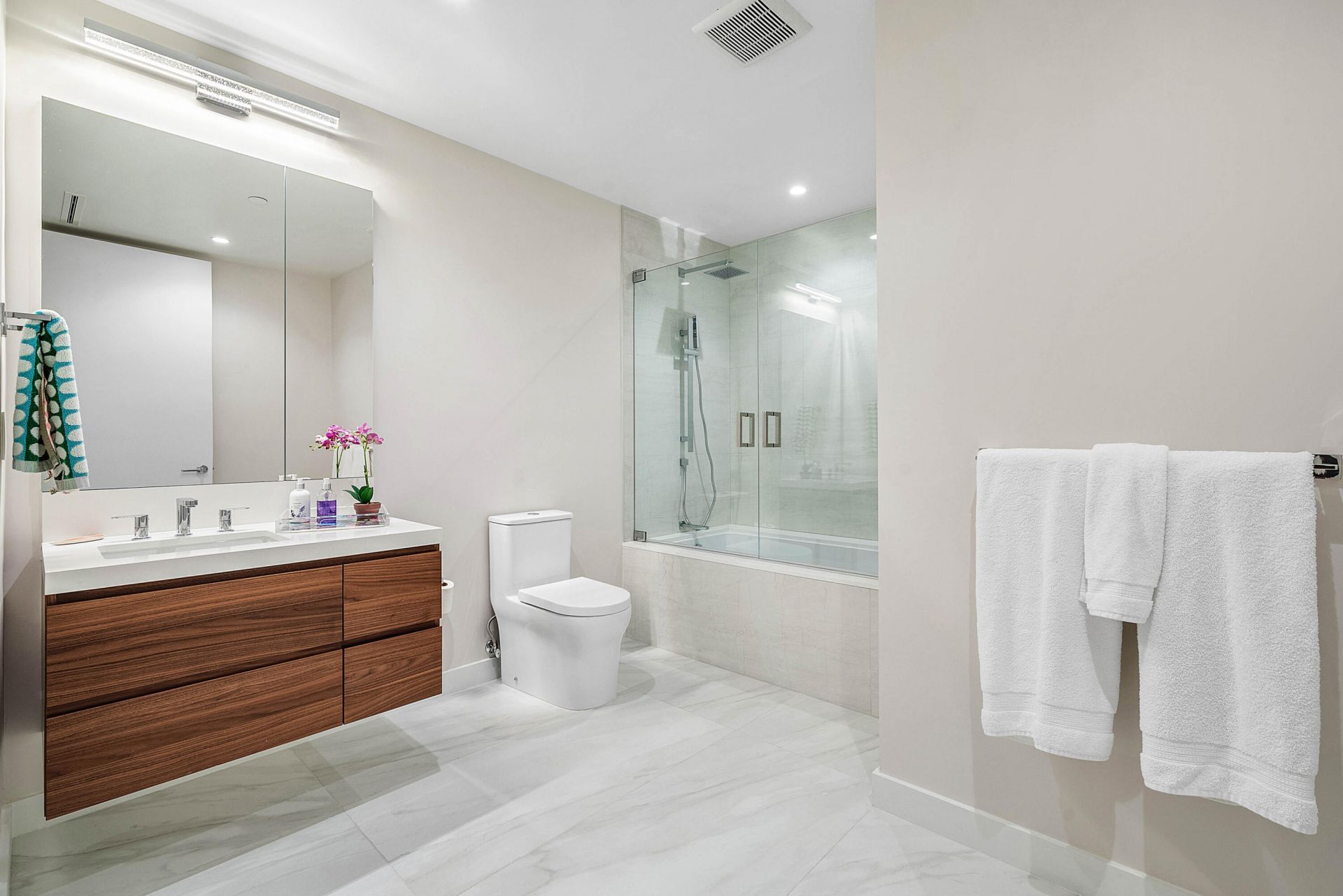 220 SE Mizner Boulevard, Unit 205, Boca Raton, FL 33432 Photo