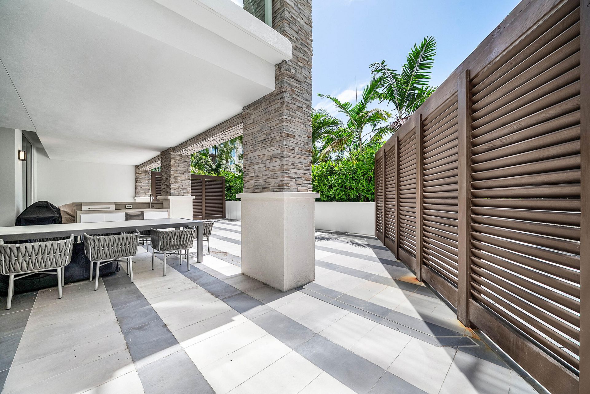 220 SE Mizner Boulevard, Unit 205, Boca Raton, FL 33432 Photo