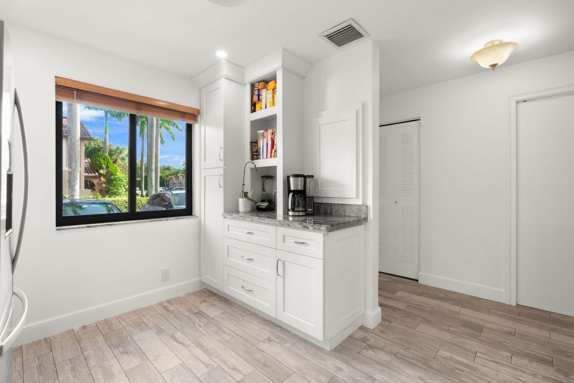 22075 Las Brisas Circle, Unit 306, Boca Raton, FL 33433 Photo