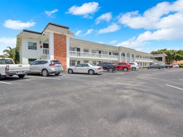 10000 Meridian Way N, Unit 15, Palm Beach Gardens, FL 33410