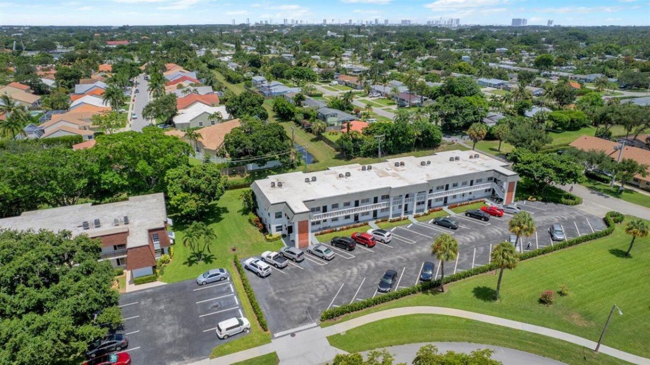 10000 Meridian Way N, Unit 15, Palm Beach Gardens, FL 33410 Photo