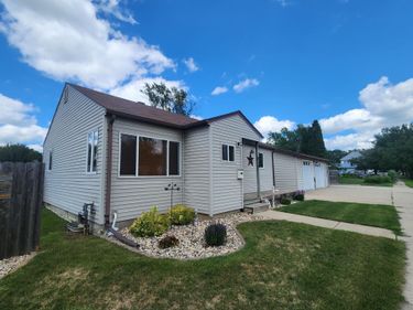 819 2nd Street SW, Pipestone, MN 56164