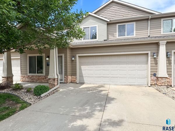 5400 S Cobblestone Pl, Unit 2, Sioux Falls, SD 57108