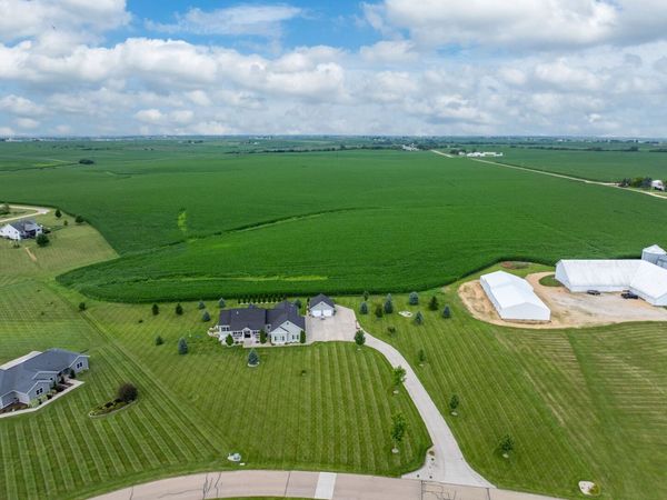400 Randy Drive , Clinton, IA 52732