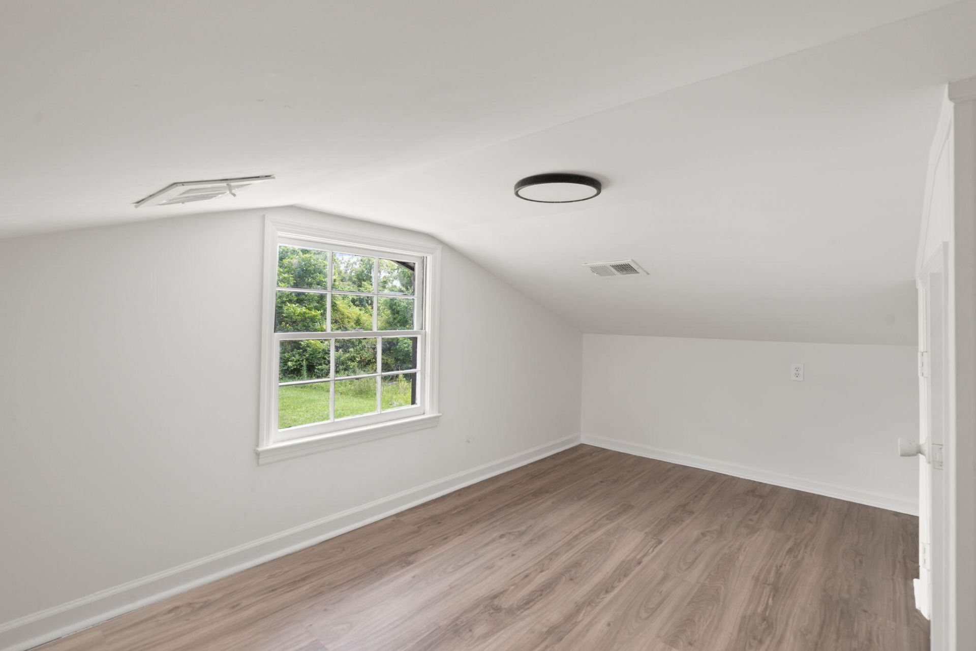 313 Pine Cone Court Photo 17