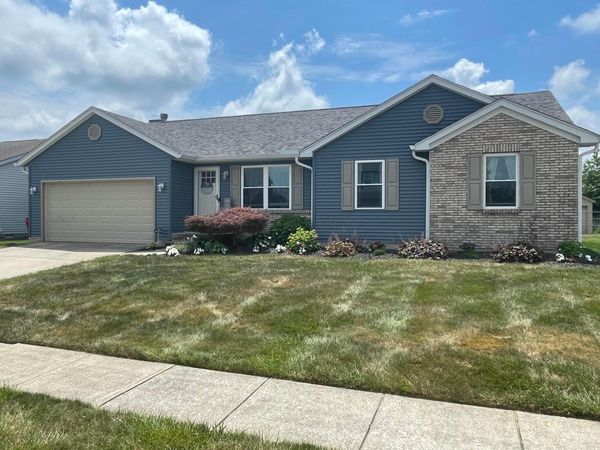 44 Ashton Drive , Ashville, OH 43103