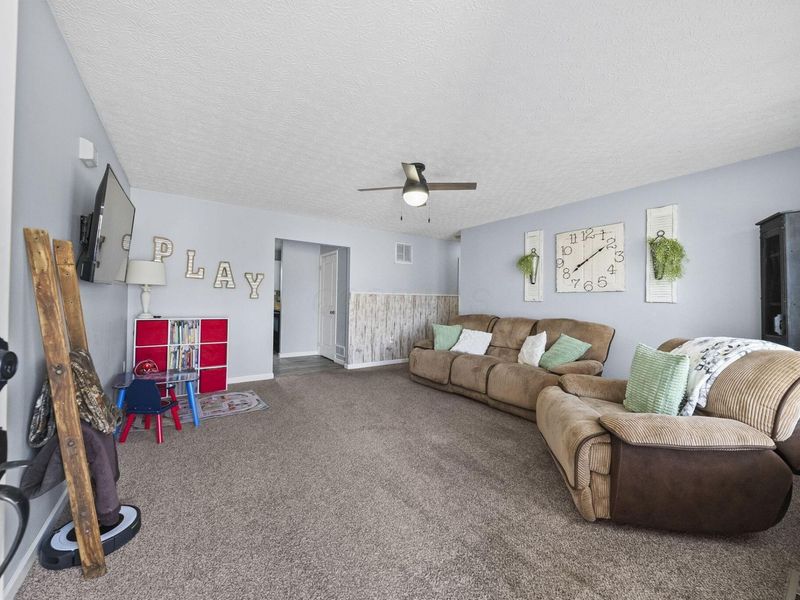 44 Ashton Drive, Ashville, OH 43103 Photo 4