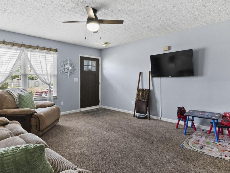 44 Ashton Drive, Ashville, OH 43103 Photo 5