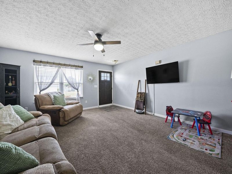 44 Ashton Drive, Ashville, OH 43103 Photo 8