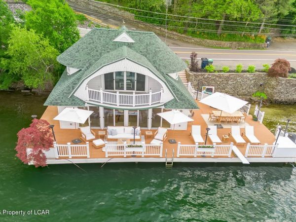 138 Lakeside Drive, Harveys Lake, PA 18618