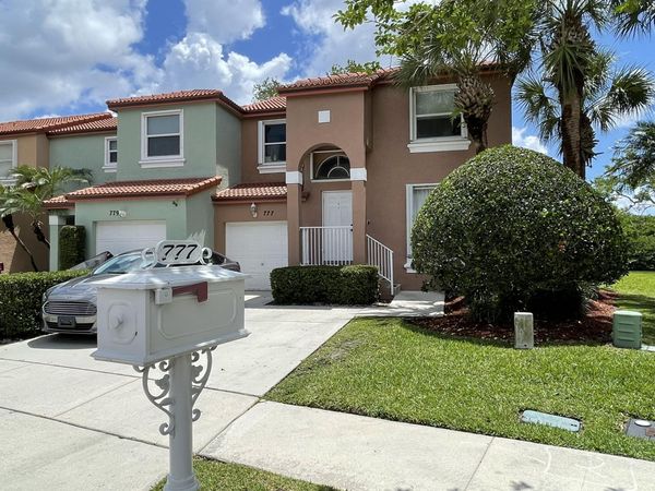 777 NW 151st Avenue, Pembroke Pines, FL 33028
