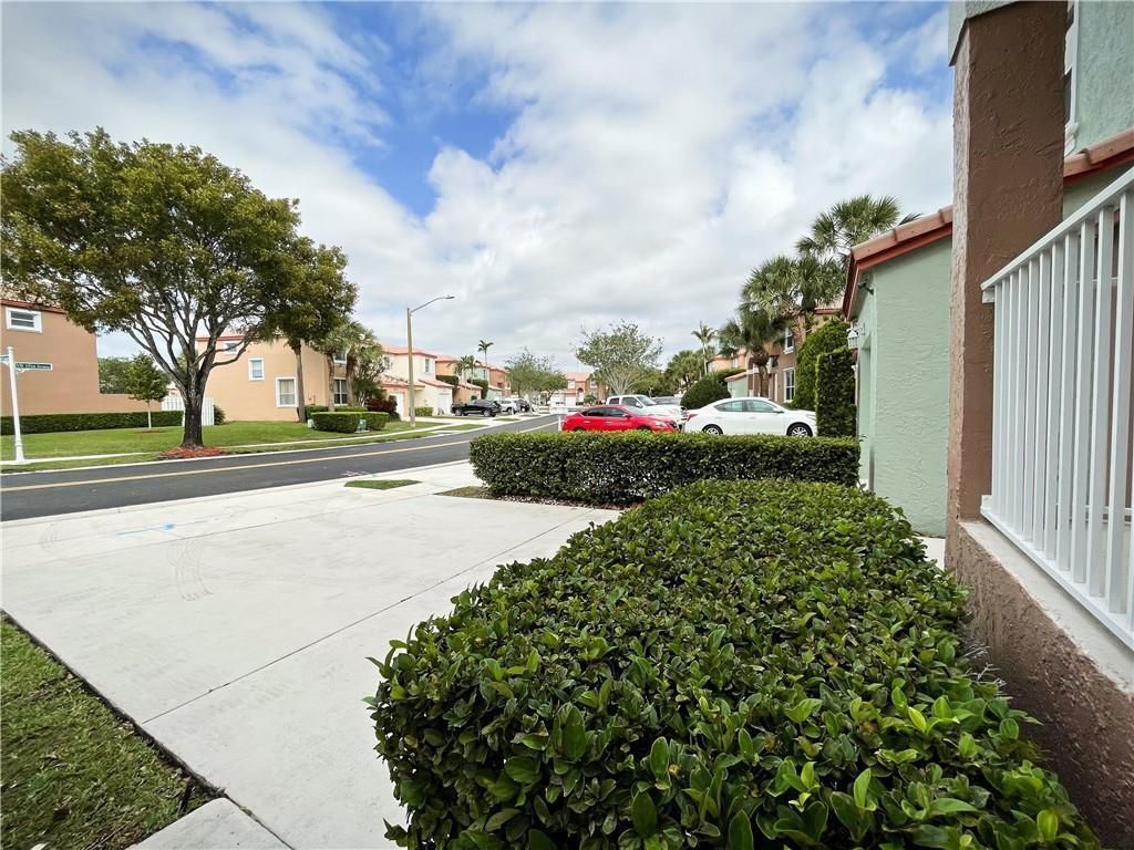 777 NW 151st Avenue, Pembroke Pines, FL 33028 Photo