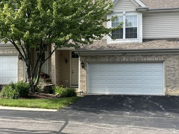 1058 E Danbury Drive , Cary, IL 60013