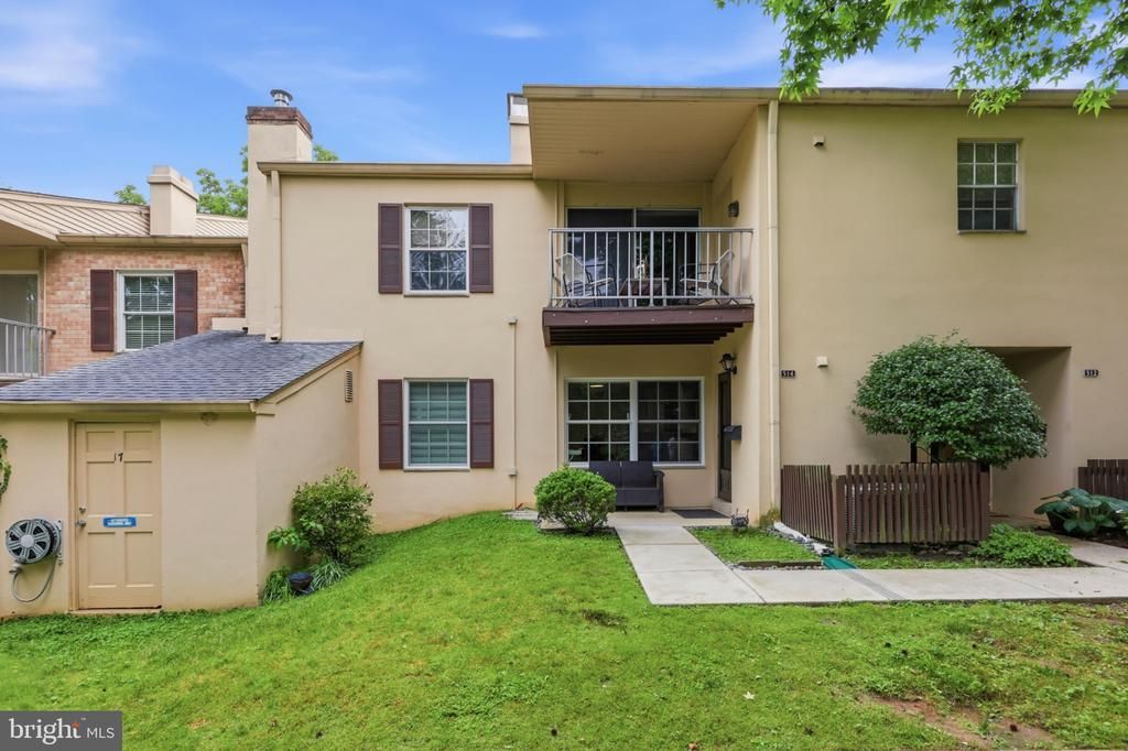 514 OLD FORGE CROSSING , DEVON, PA 19333