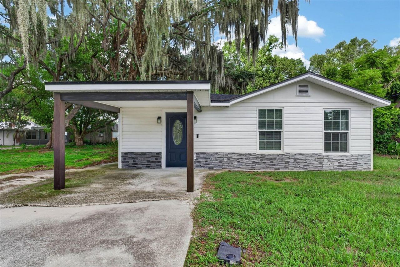925 Adrian Court, Lakeland, FL 33801 Main Photo