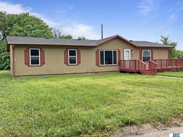 104 W Oak Street, MAYWOOD, NE 69038