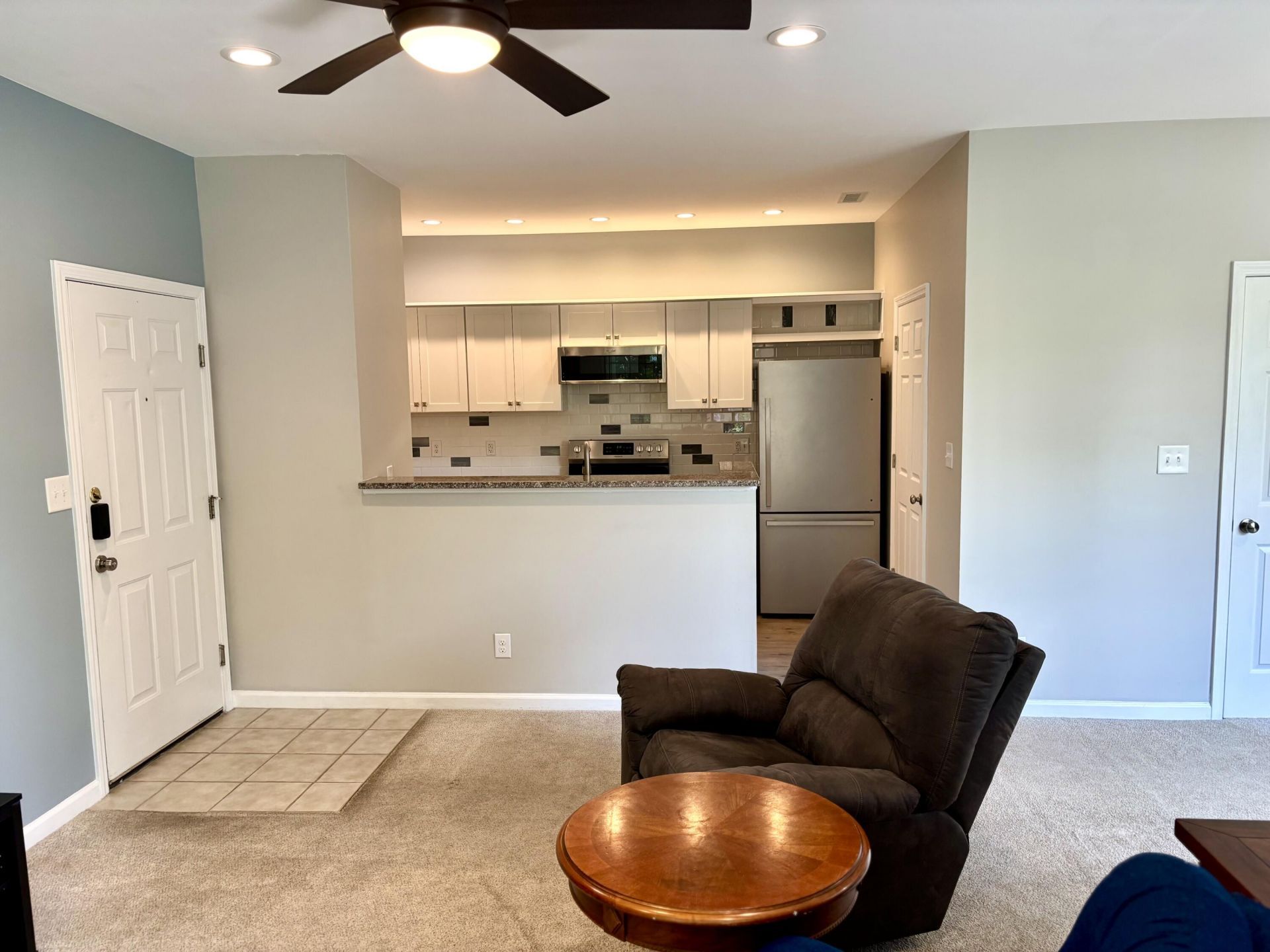1600 Long Grove Drive Photo 10