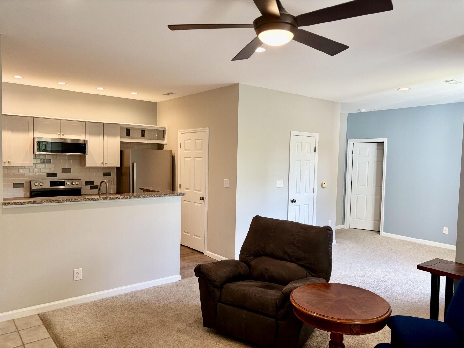 1600 Long Grove Drive Photo 11