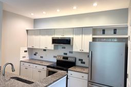 1600 Long Grove Drive photo 4