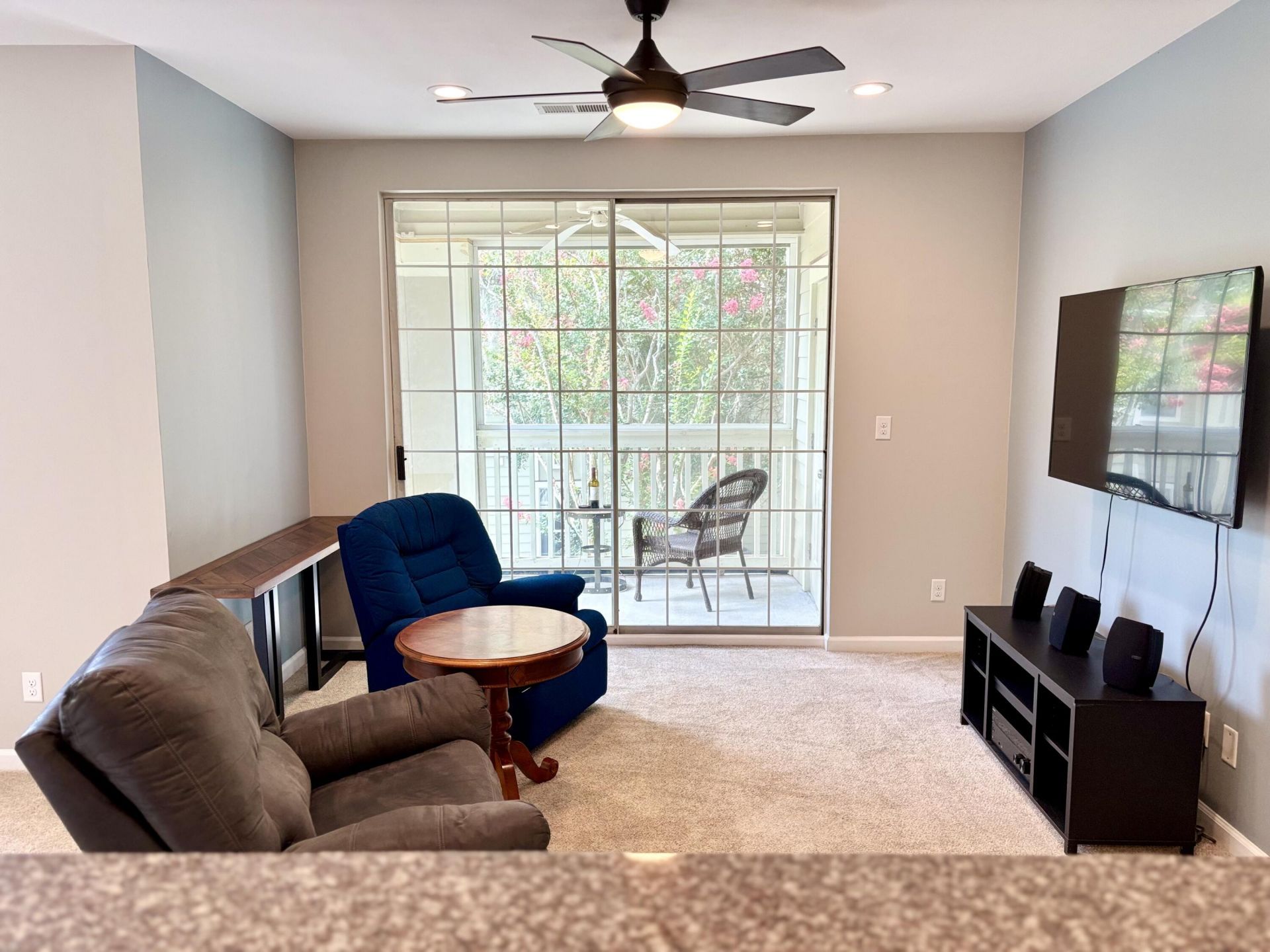 1600 Long Grove Drive Photo 9