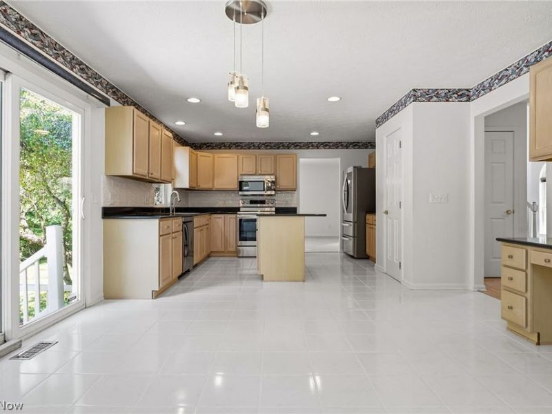 408 Driftwood Court, Copley, OH 44321 Photo 6
