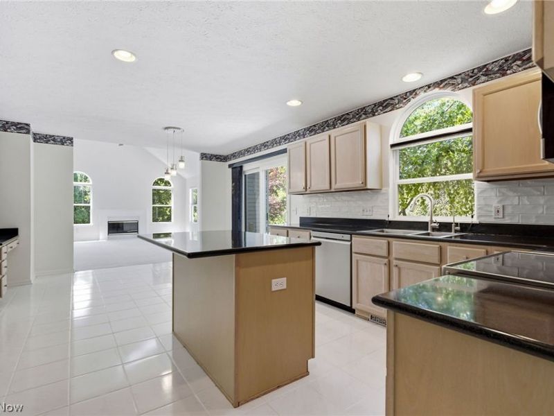 408 Driftwood Court, Copley, OH 44321 Photo 7