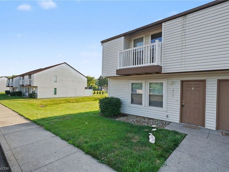 1545 Whitehall Boulevard, Kent, OH 44240 Photo 2