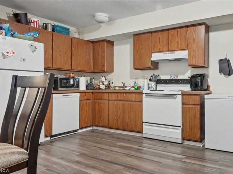1545 Whitehall Boulevard, Kent, OH 44240 Photo 24