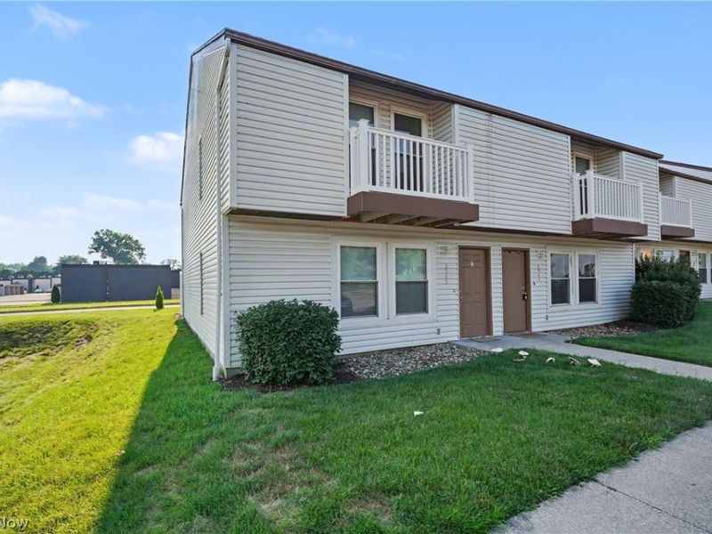 1545 Whitehall Boulevard, Kent, OH 44240 Photo 4