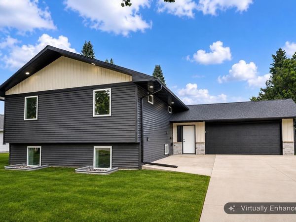 1215 8th Street, Jesup, IA 50648