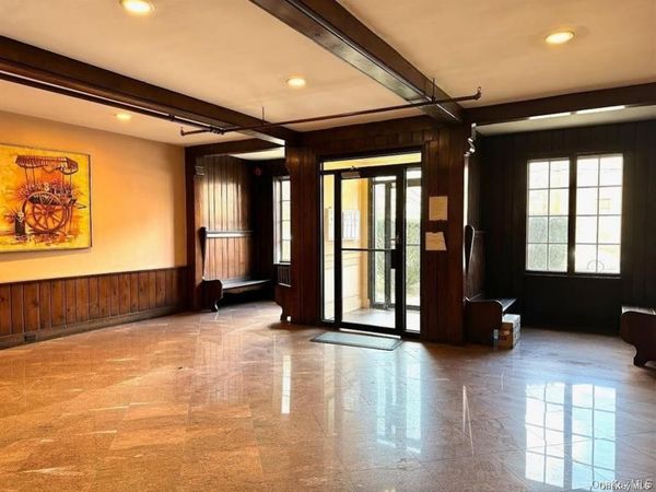 14 Beach Road , Unit 3C, Great Neck, NY 11023