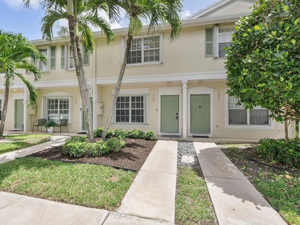 9905 NW 57th Manor, Coral Springs, FL 33076