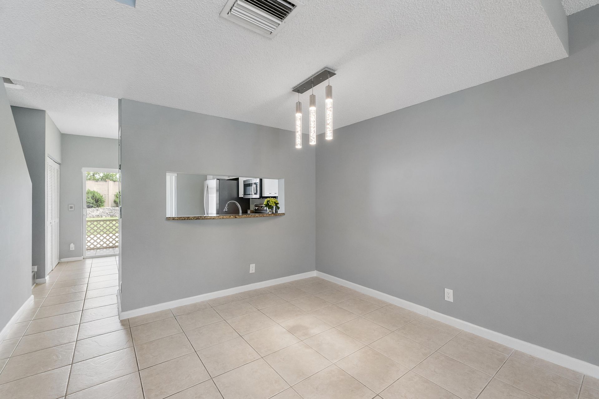 9905 NW 57th Manor, Coral Springs, FL 33076 Photo