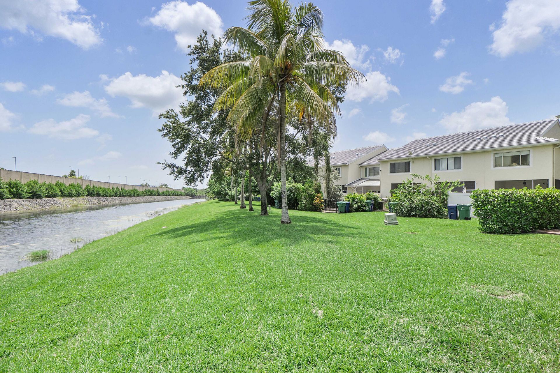 9905 NW 57th Manor, Coral Springs, FL 33076 Photo