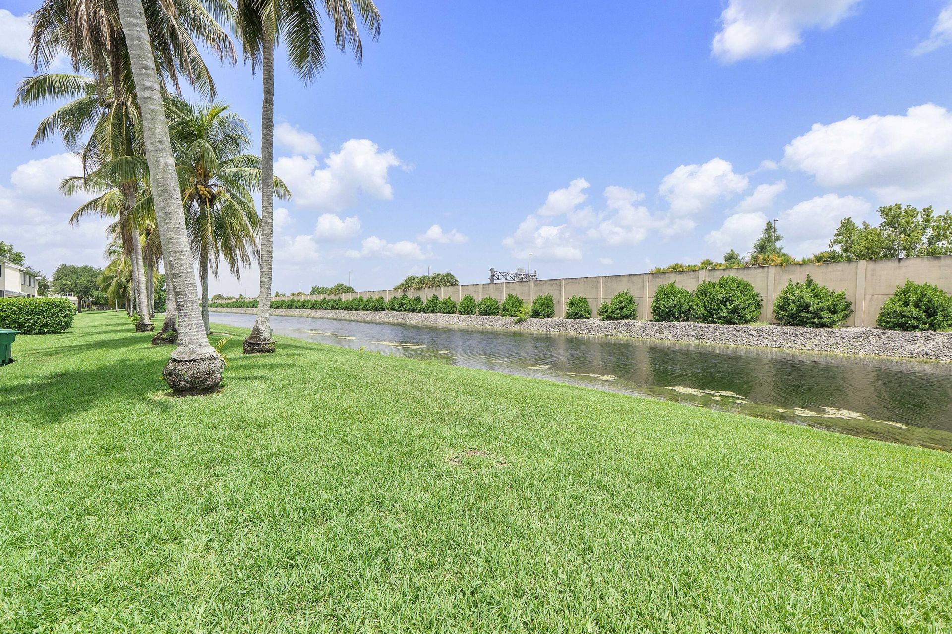 9905 NW 57th Manor, Coral Springs, FL 33076 Photo