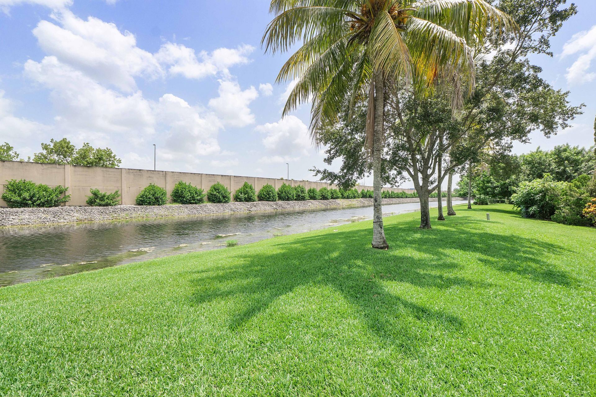 9905 NW 57th Manor, Coral Springs, FL 33076 Photo