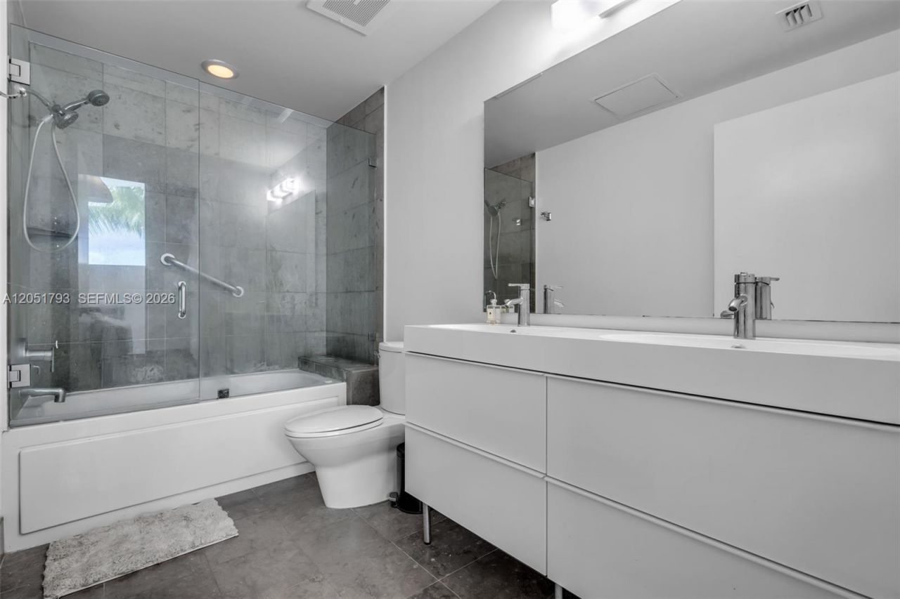 3029 NE 188th St , Unit 302, Aventura, FL 33180 Photo