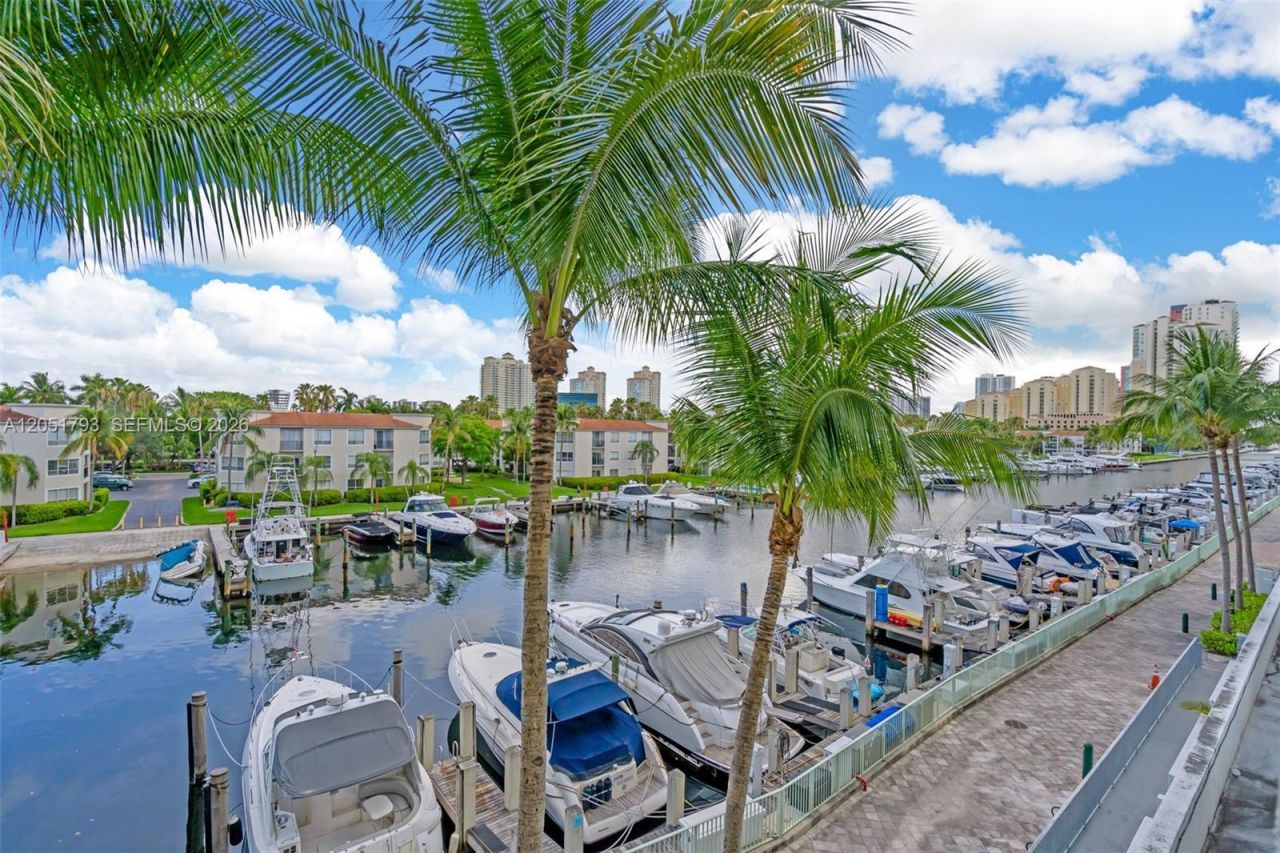 3029 NE 188th St , Unit 302, Aventura, FL 33180 Photo