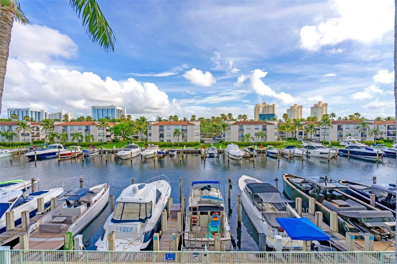 3029 NE 188th St , Unit 302, Aventura, FL 33180 Photo