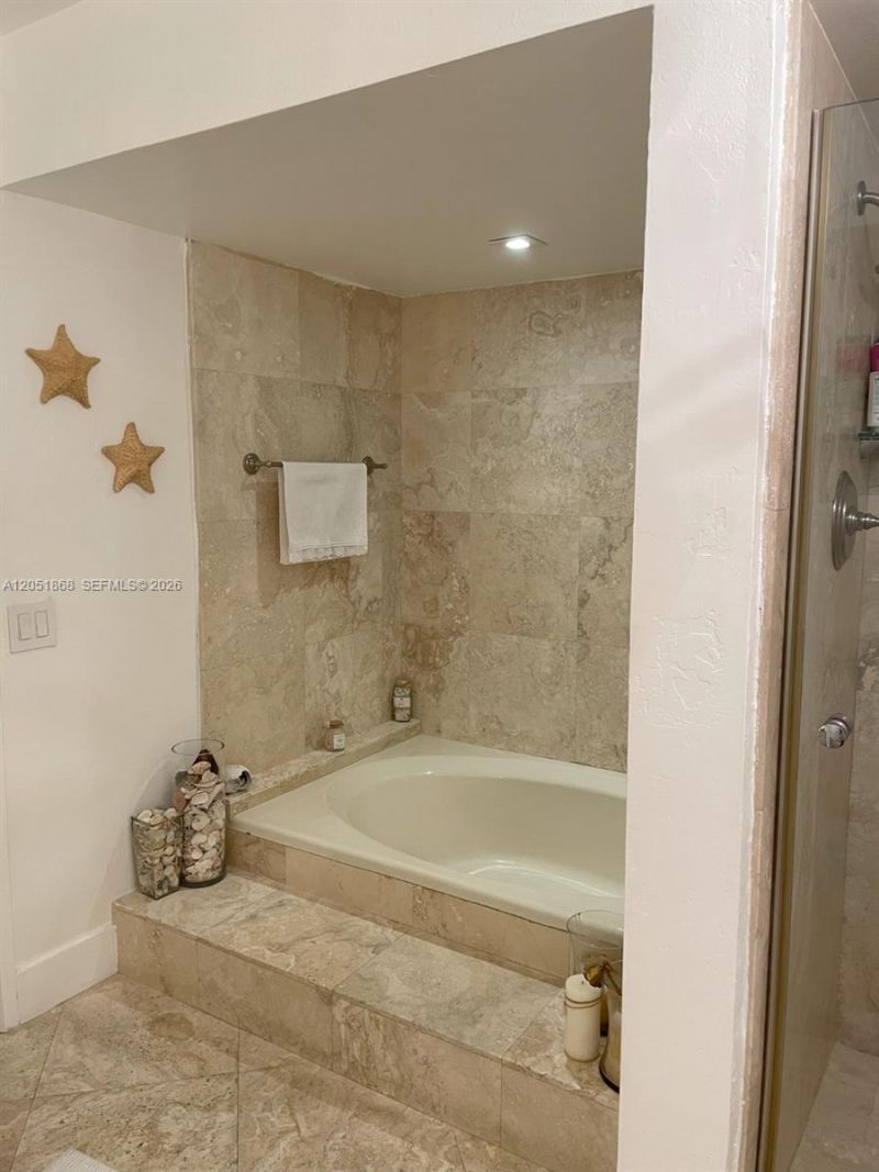 170 Ocean Lane Dr, Unit 305, Key Biscayne, FL 33149 Photo