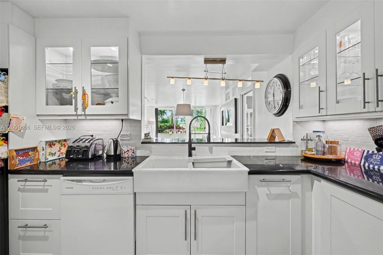 170 Ocean Lane Dr, Unit 305, Key Biscayne, FL 33149 Photo